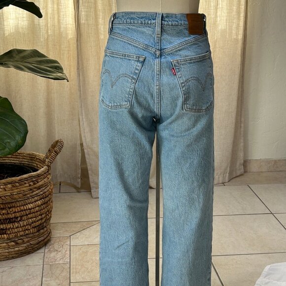 Levi's Ribcage Straight Leg Jeans - Picture 5 of 14